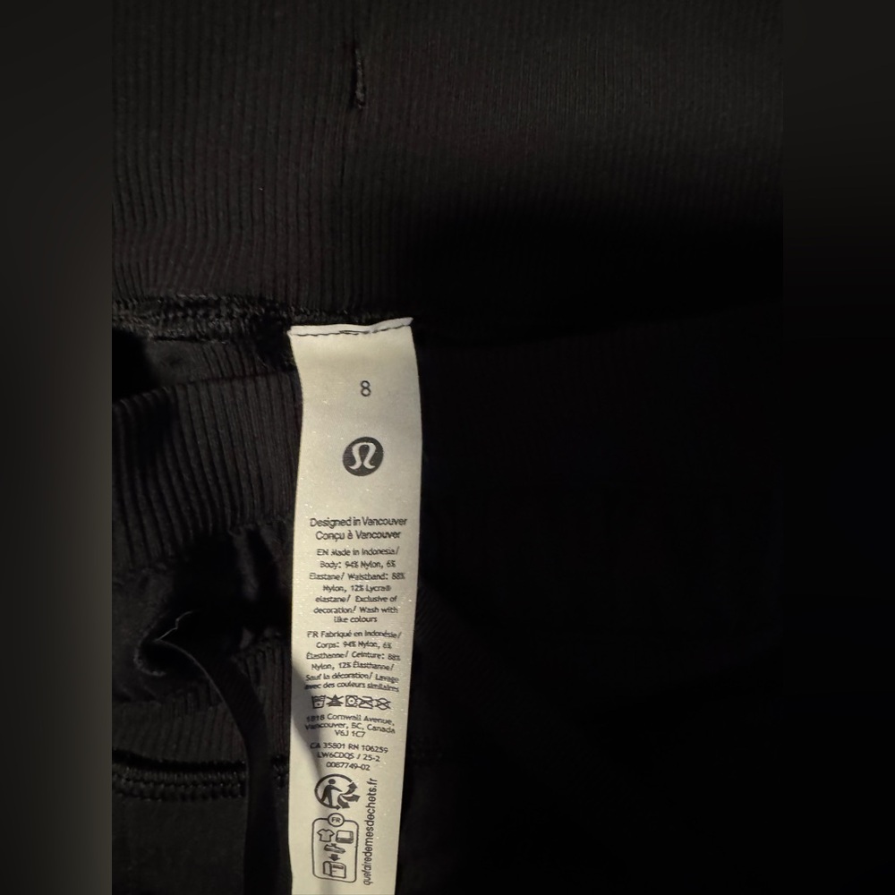 Lululemon - CROPPED Dance Studio Pants - Size 8 - Picture 3 of 3